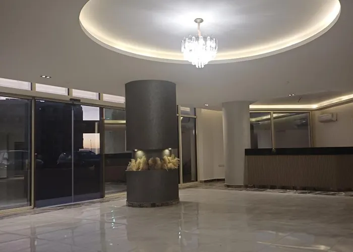 Luxury Pool & Free Private Beach, Close To Airport *