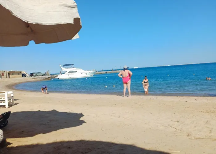 Luxury Pool & Free Private Beach, Close To Airport